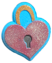 Load image into Gallery viewer, Heart Lockett Bath Bomb
